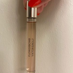 Viktor & Rolf Flowerbomb Rollerball
